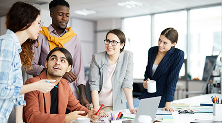 Here Are The 5 Most Telling Signs Of Micromanagement